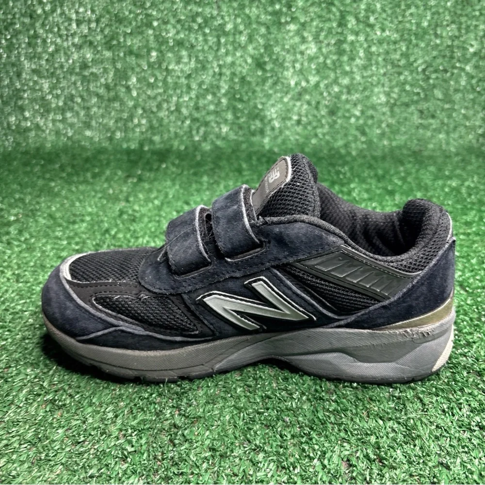 New Balance‎ 990v5 Shoes Boys Size 2 Black Running Sneakers